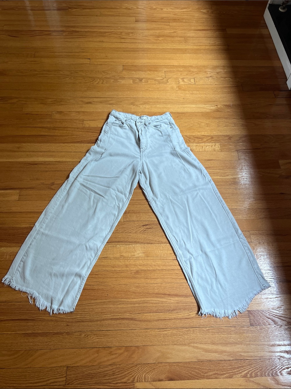 We The Free Wide Leg Frayed Hem Pants in Light gray 5pockeys